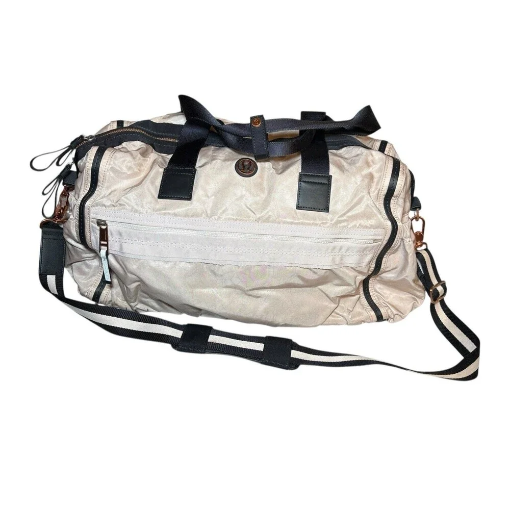 Lululemon Weekend Warrior Bag in Prisma Embossed Neutral Blush Shoulder Travel - Picture 1 of 16